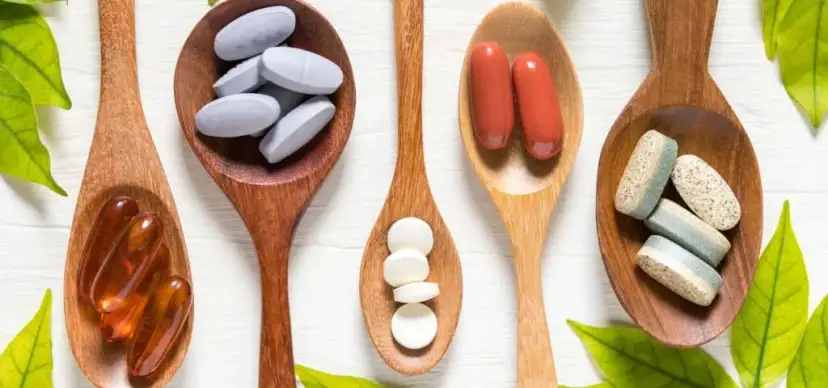 Karmienie piersią: Czego unikać? Dieta, alkohol, leki