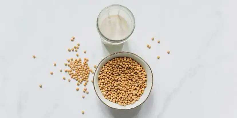 Indeks glikemiczny mleka sojowego: co musisz wiedzieć o jego wpływie na cukier we krwi