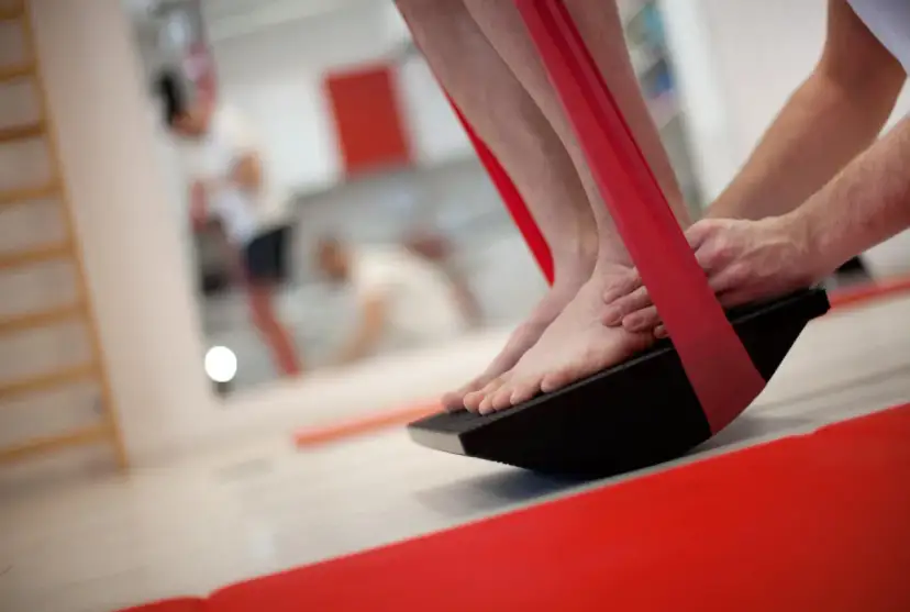 Rehabilitacja stawu skokowego: Ile trwa i co musisz wiedzieć?