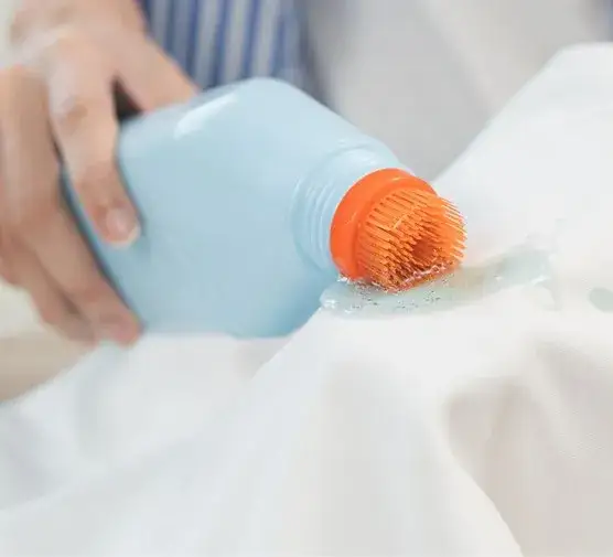 Jak usunąć plamy z kupy niemowlaka - skuteczne metody i porady