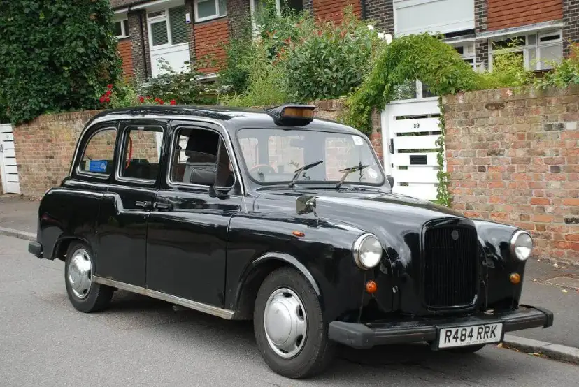 Ile kosztuje taxi w Londynie? Sprawdź ceny i trasy, które zaskoczą