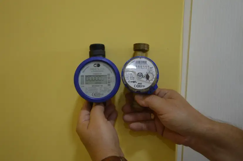 Wodomierz w bloku: Radiowy to mus! Jak uniknąć dopłat do wody?