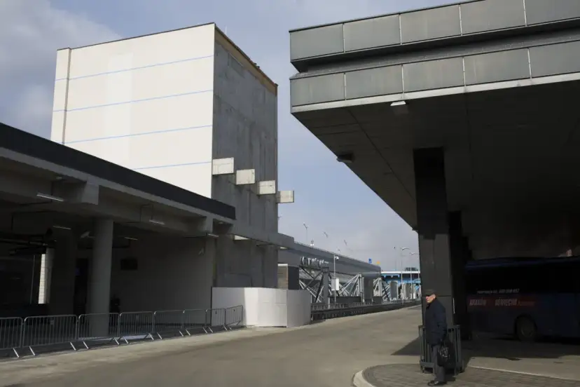 Maks Bus Kraków: Skąd odjeżdża? Sprawdź Dworzec MDA