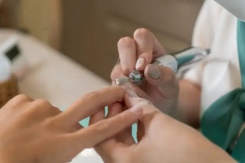 Zestaw do manicure: poznaj funkcje narzędzi i uniknij błędów