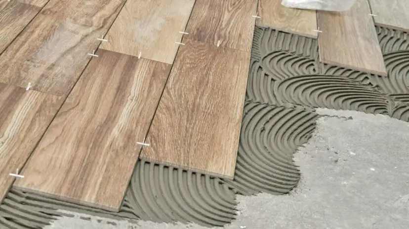 Jak ułożyć płytki w jodełkę na podłodze - uniknij najczęstszych błędów