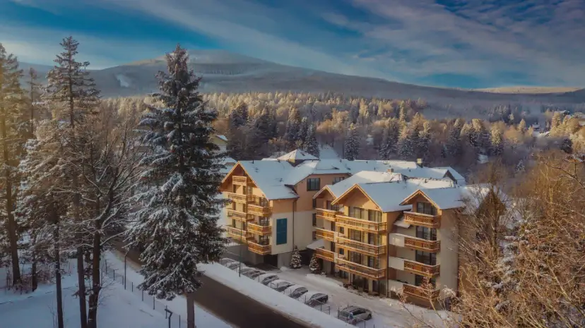 Aparthotel vs hotel: kluczowe różnice. Co wybrać na Twój wyjazd?