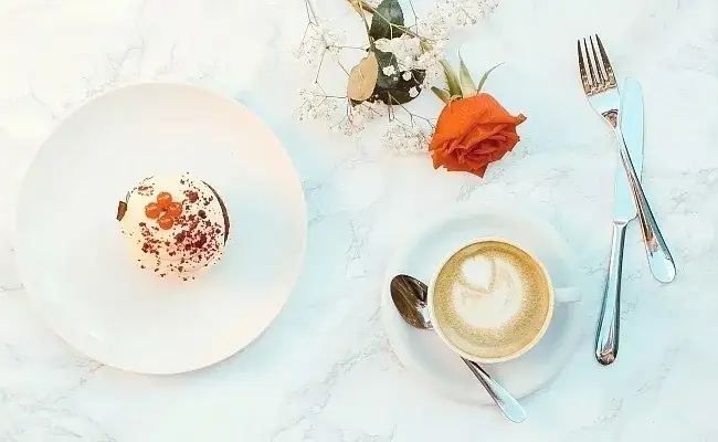 Romantyczne tematy do rozmowy, które zbliżą Was do siebie