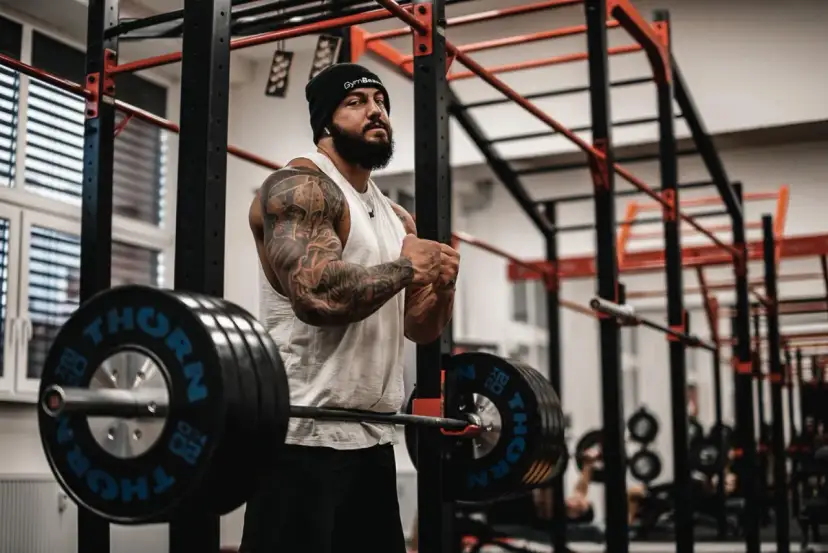 Trening siłowy: 10+ korzyści dla ciała i umysłu, o których nie wiesz