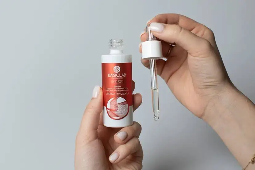 Jak stosować serum z retinolem, aby uniknąć podrażnień i osiągnąć efekty