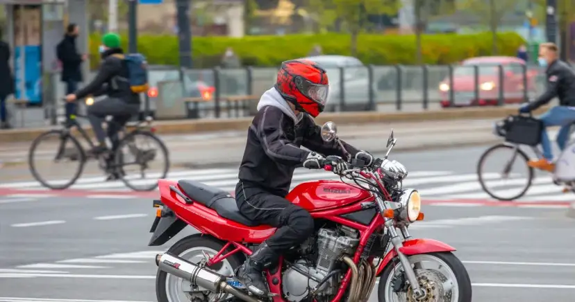 Prawo jazdy A2 czym można jeździć? Odkryj ograniczenia i możliwości