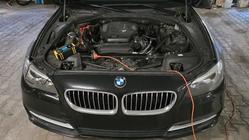 Gdzie podłączyć prostownik bmw e60, aby uniknąć uszkodzenia akumulatora