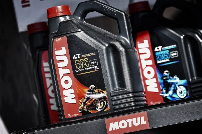 Jaki olej do silnika WSK 125? Uniknij kosztownych błędów w wyborze