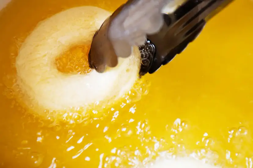 Dlaczego olej się pieni? Skuteczne sposoby na idealne frytki