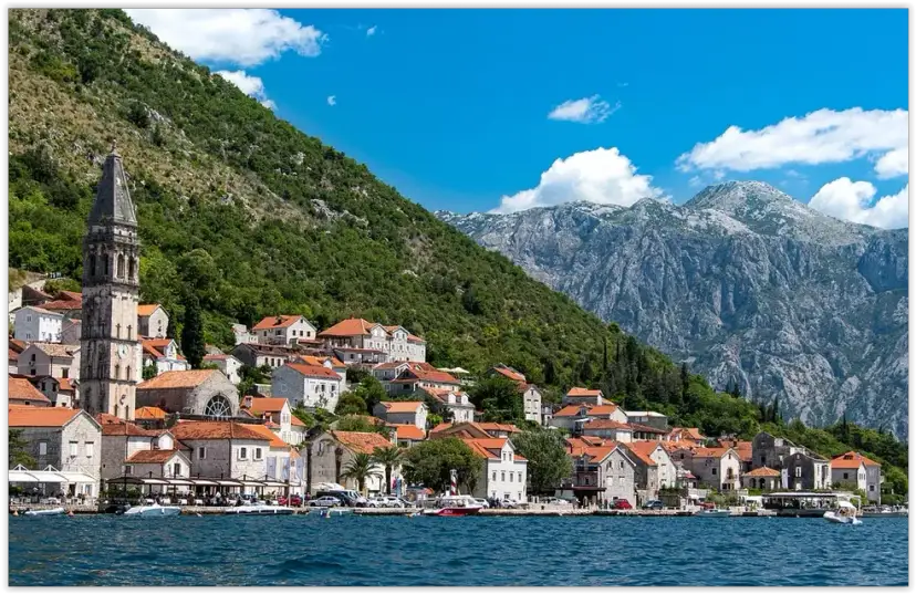 Ile godzin trwa podróż autokarem do Czarnogóry z Polski?
