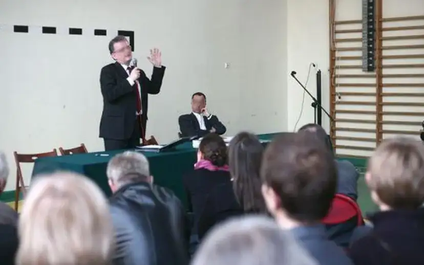 Wynagrodzenie prezesa spółdzielni jawne? Poznaj prawa i procedurę!