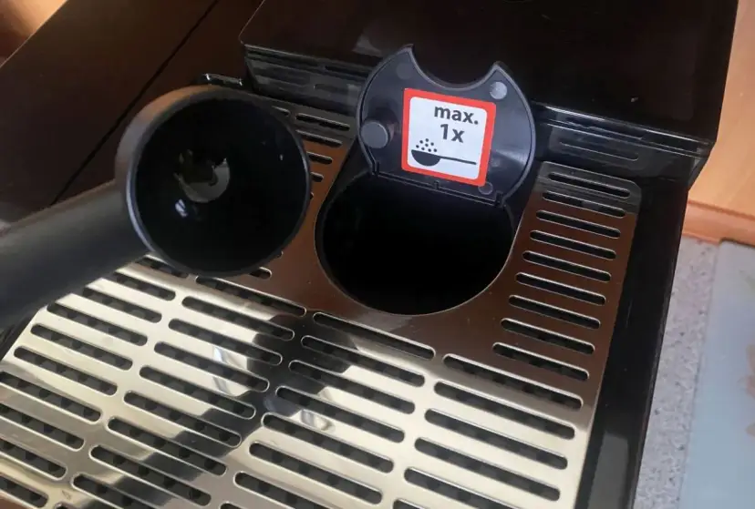 Kawa mielona w De'Longhi: Włącz i parz bez problemów!