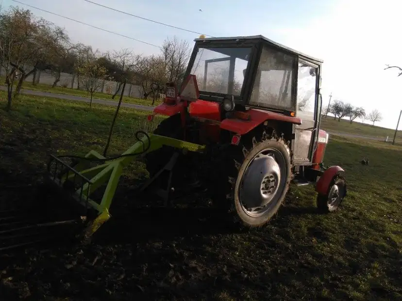 Ładowacz na tył ciągnika: Zbuduj go sam i oszczędź! Poradnik DIY