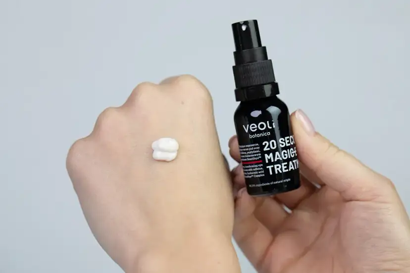 Veoli serum pod oczy rozświetlające - skuteczna walka z cieniami i zmarszczkami