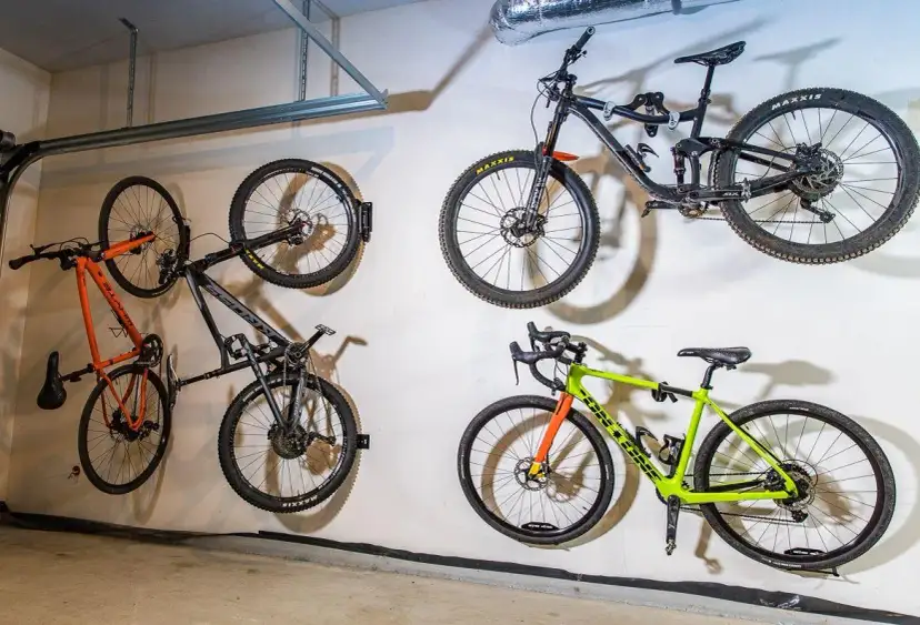 Jak powiesić rower na ścianie: uniknij błędów i zyskaj przestrzeń