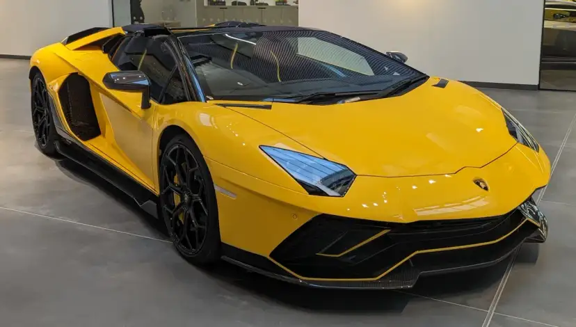 Lamborghini Aventador ile koni - moc różnych wersji i ich osiągi