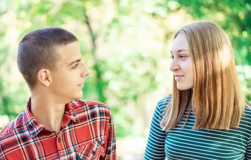 Jak zaprosić dziewczynę na studniówkę, by zrobiło to wrażenie?