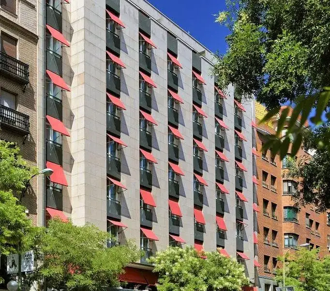 Hotel Vincci Soma: Conoce sus increíbles servicios y ubicación en Madrid