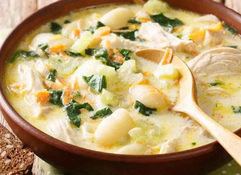 Jaką zupę ugotować? Szybkie, sezonowe, klasyczne i dietetyczne