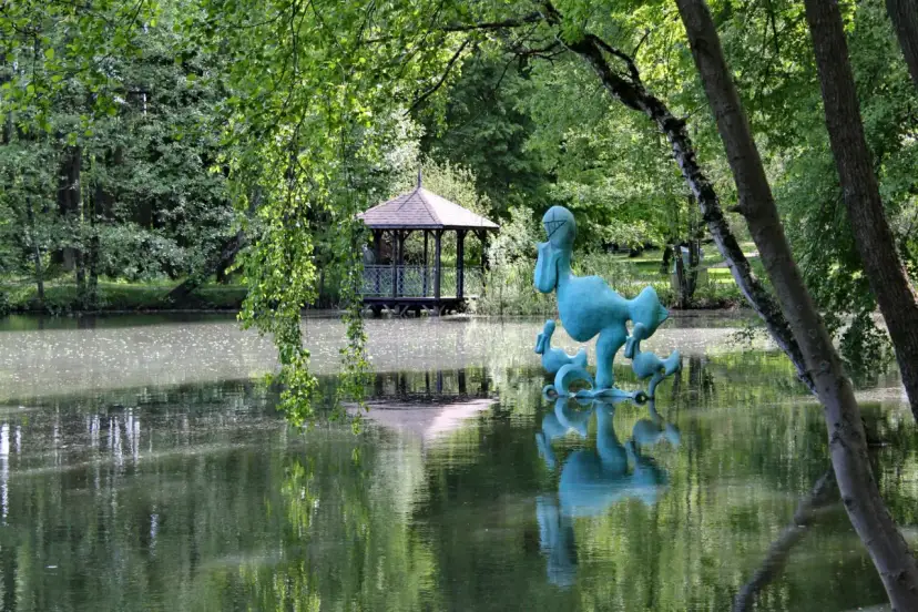 Ogród rzeźb Juana Soriano: piękno sztuki w sercu natury