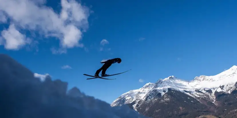 Kiedy loty narciarskie? Sprawdź terminy i miejsca zawodów w 2025