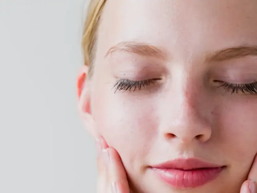 Kwasy na cerę naczynkową: Bezpieczne wybory i skuteczne metody