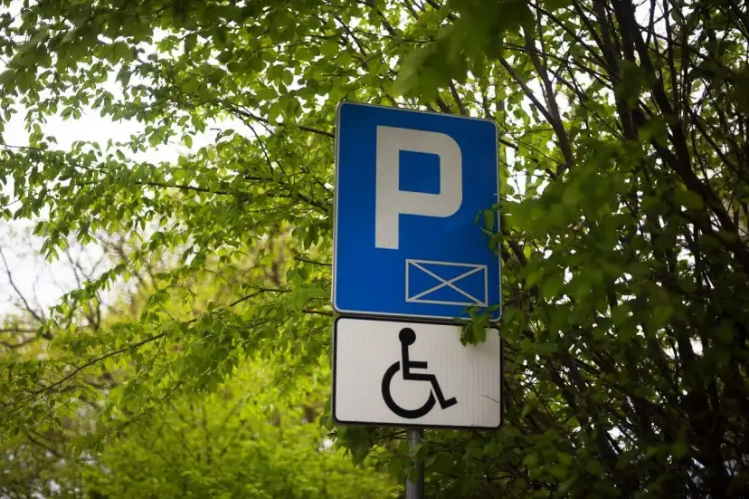 Do jakich znaków może nie stosować się osoba niepełnosprawna? Sprawdź zasady