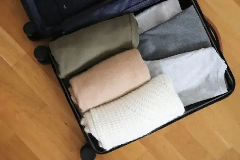 Jak spakować walizkę - sprawdzone sposoby na oszczędność miejsca