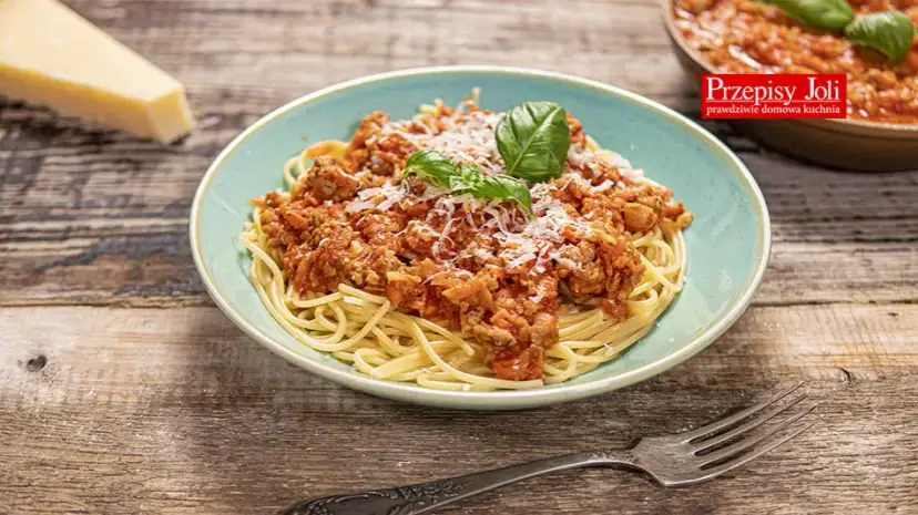 Idealny sos bolognese: przepis krok po kroku i sekrety smaku