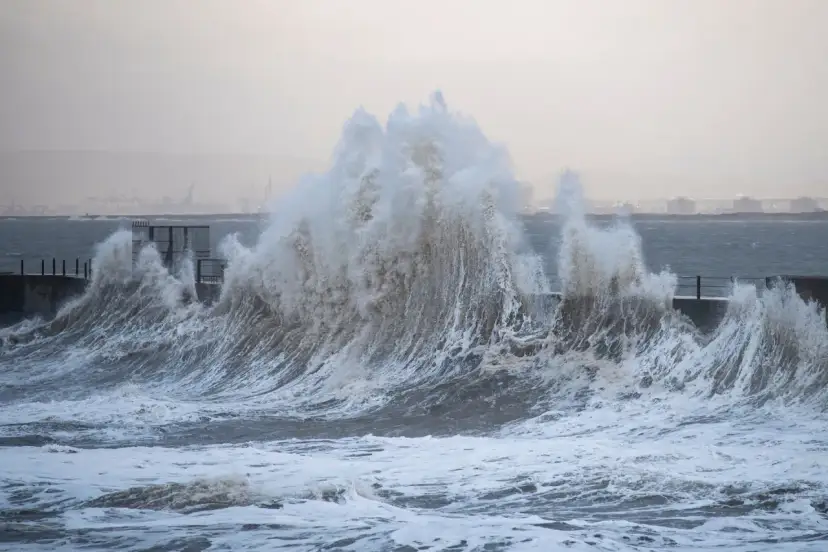 Kiedy Bałtyk sztormuje? Przewodnik po sezonach i sile zjawisk
