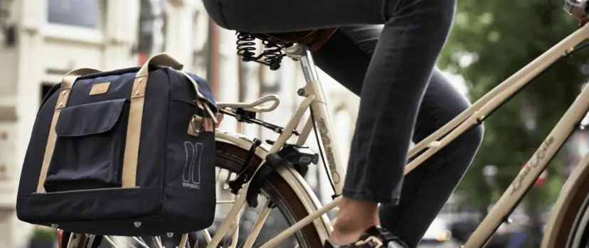 Jak przewozić plecak na rowerze, aby uniknąć problemów i bólu pleców