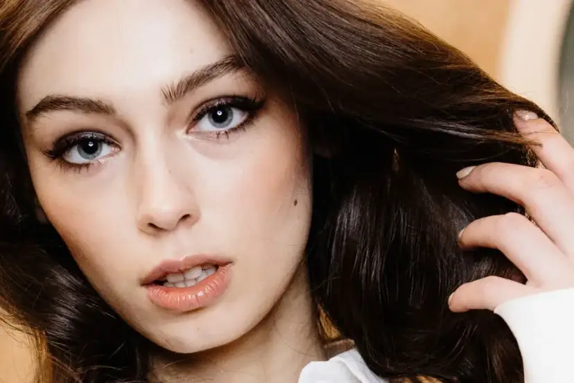 Czy rzęsy odrastają? Cykl życia i sposoby na regenerację