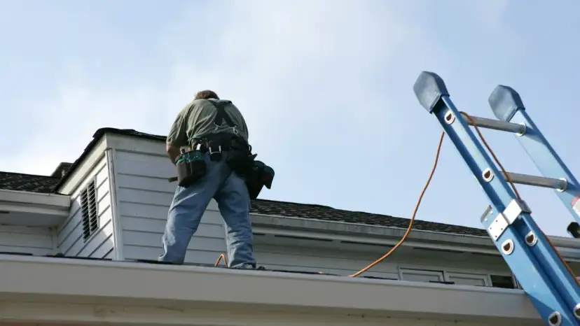 Jak wejść na dach bloku: legalne sposoby i ważne zasady bezpieczeństwa