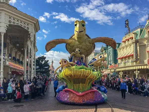 Disneyland: Gdzie leży? Paryż to najlepszy wybór dla Polaków!