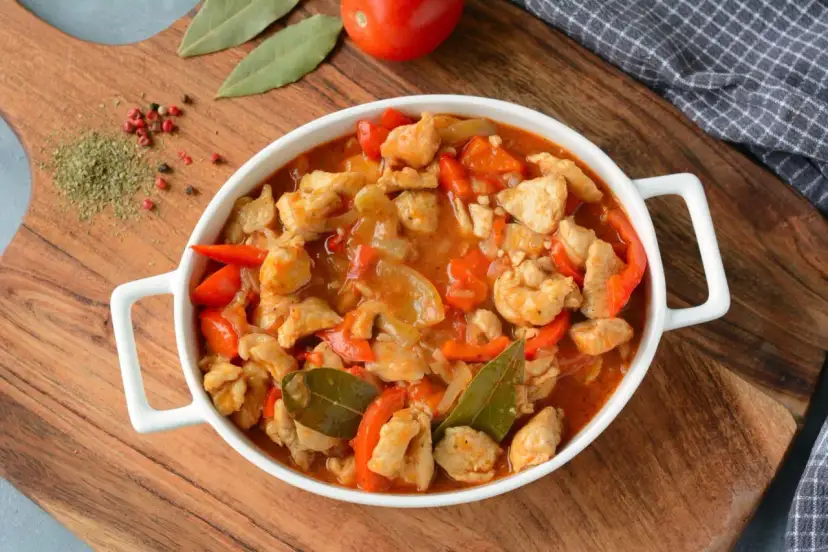 Jak zrobić gulasz z indyka, który zachwyci smakiem i prostotą