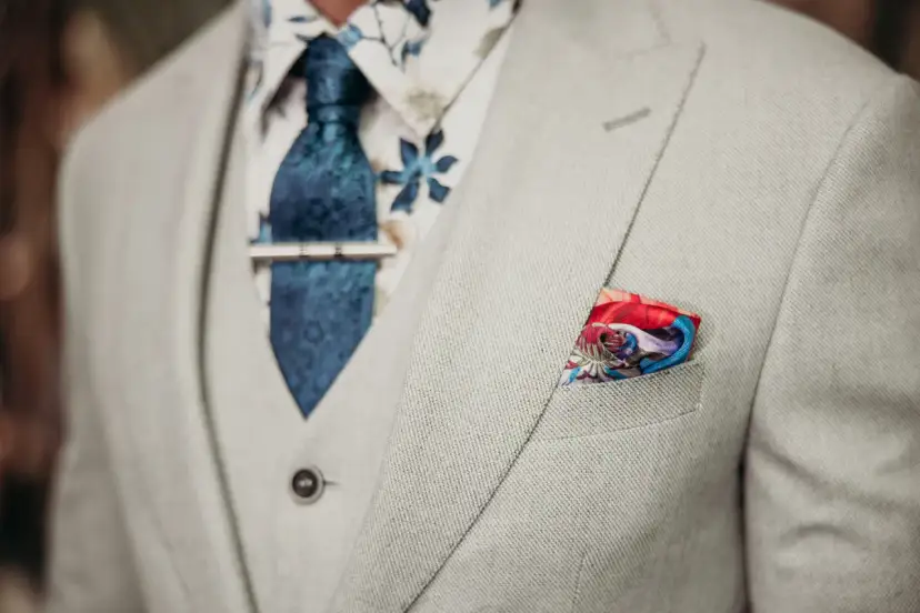 Jak dobrać garnitur na wesele, aby nie popełnić modowego błędu