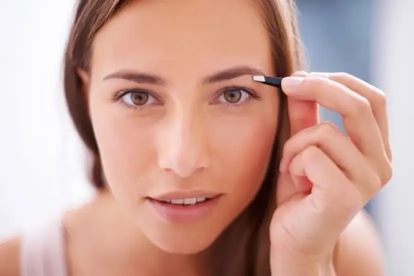 Jak regulować brwi, aby uniknąć błędów i uzyskać idealny kształt