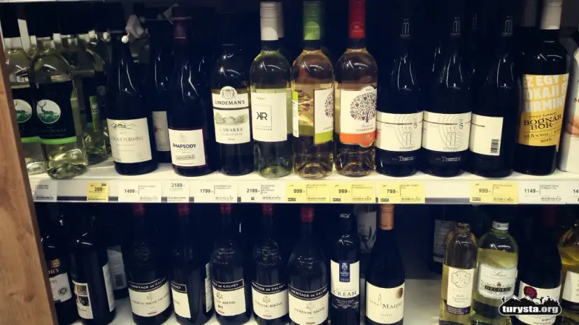 Ile kosztuje obiad na Węgrzech? Ceny w 2024 (HUF i PLN)