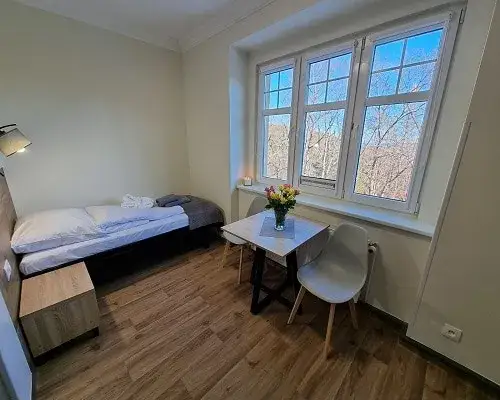 Ile trwa pobyt w centrum medycznym w Karpaczu? Sprawdź szczegóły.