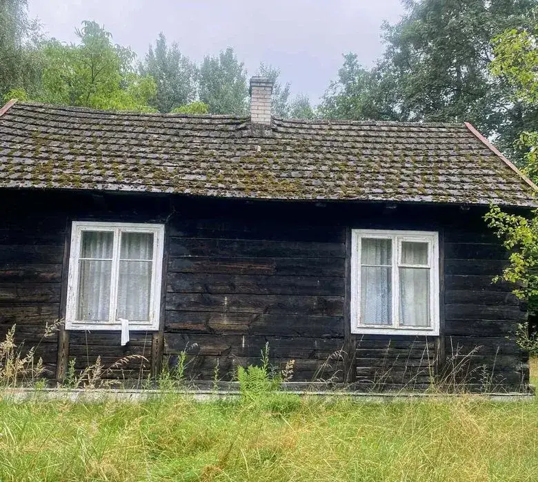 Ile kosztuje rozbiórka domu drewnianego? Sprawdź, co wpływa na ceny