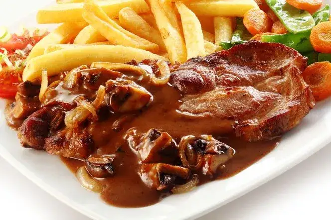 Co zrobić z karkówki na obiad? 5 łatwych przepisów, które zaskoczą