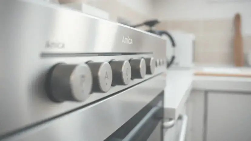 Zablokowany piekarnik Amica? Poznaj 3 proste sposoby odblokowania!