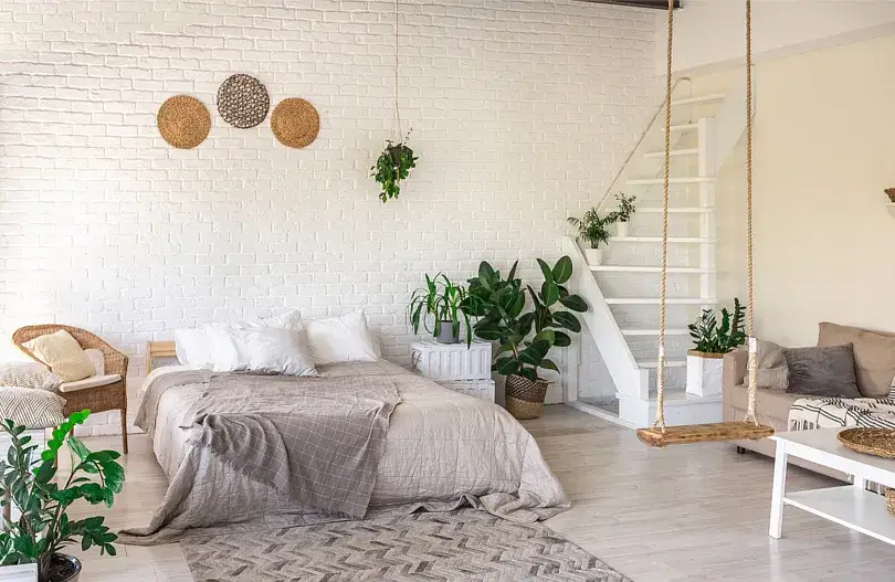 Jak urządzić pokój dzienny z sypialnią, by uniknąć chaosu i zyskać przestrzeń