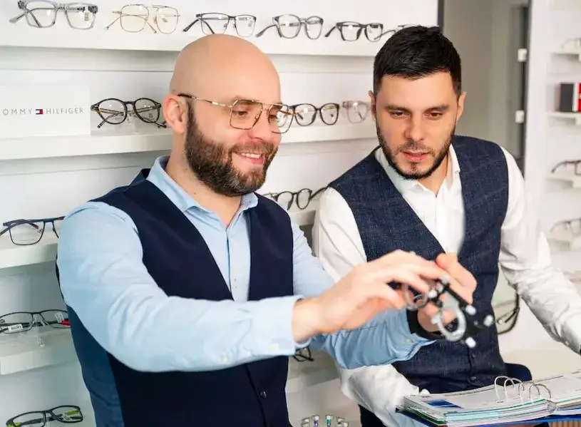 Nowoczesna optyka – jak dobrać okulary dopasowane do stylu życia?