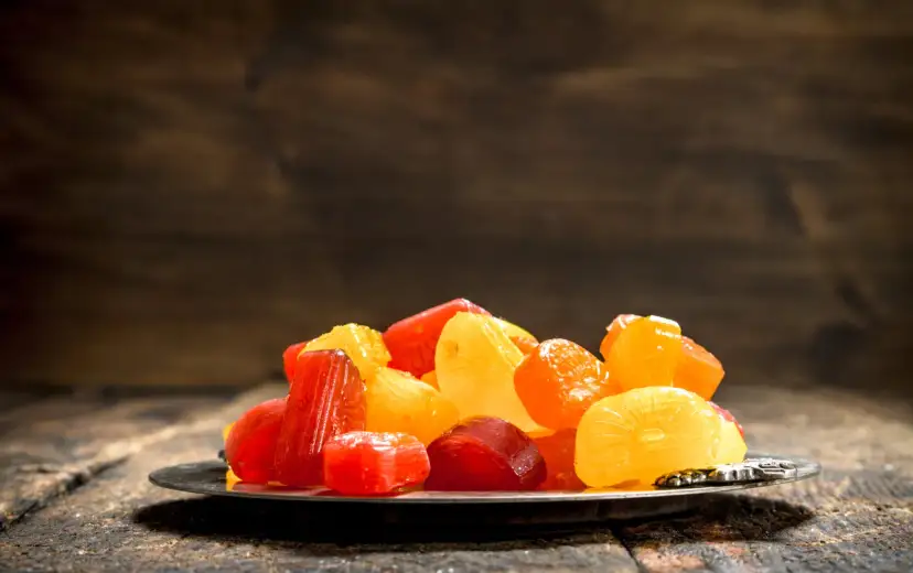 Jak powstają owoce kandyzowane? Naturalna słodycz zamknięta w każdym kęsie