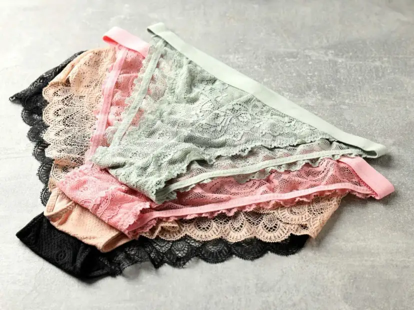 Idealne składanie majtek damskich: Profesjonalne triki oszczędzające miejsce